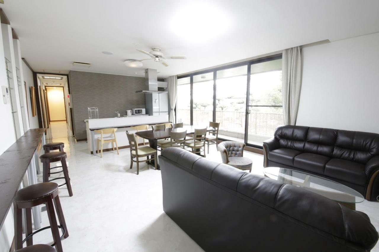 Guest House Hakozaki Garden Фукуока Екстериор снимка